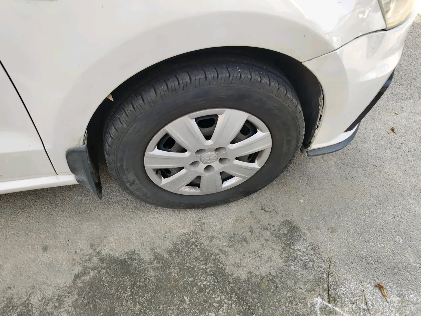 2012 Volkswagen Polo TRENDLINE 1.2L DIESEL, Diesel, Manual, 1,62,001 km, tyre