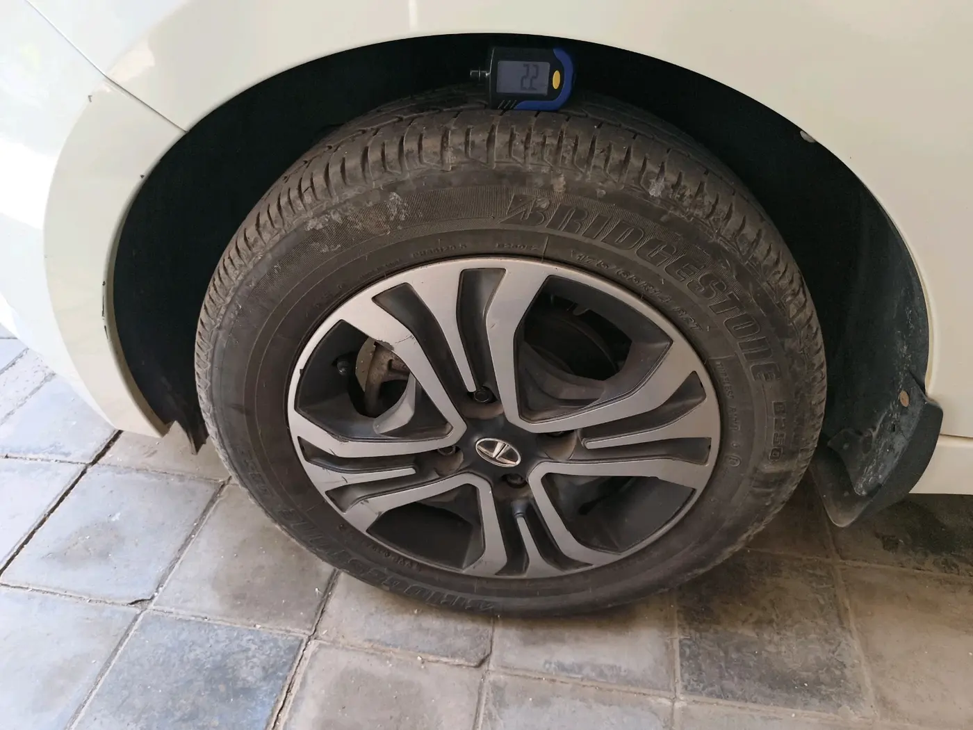 2021 Tata Tiago XZ PETROL, Petrol, Manual, 23,747 km, tyre