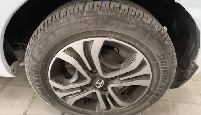 2021 Tata Tiago XZ PETROL, Petrol, Manual, 23,747 km, tyre
