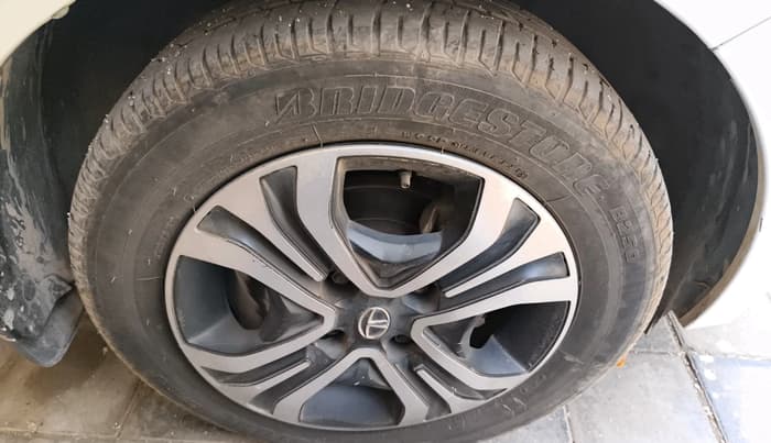 2021 Tata Tiago XZ PETROL, Petrol, Manual, 23,747 km, tyre
