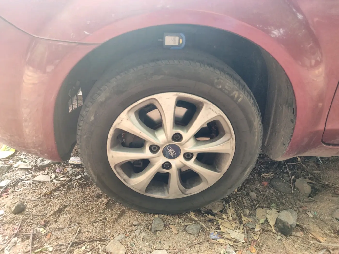 2014 Ford Fiesta TITANIUM DIESEL, Diesel, Manual, 1,77,896 km, tyre