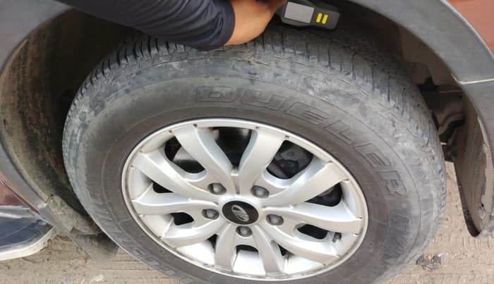 2018 Mahindra XUV500 W9, Diesel, Manual, 53,058 km, tyre