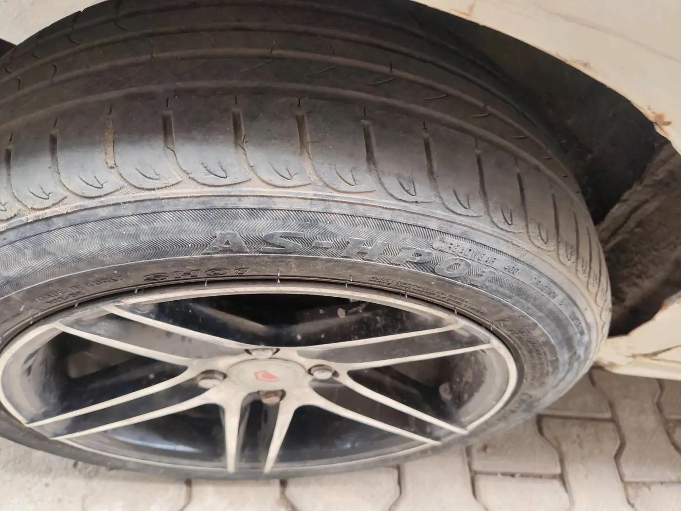 2013 Hyundai Santro Xing GL PLUS, CNG, Manual, 1,14,534 km, tyre