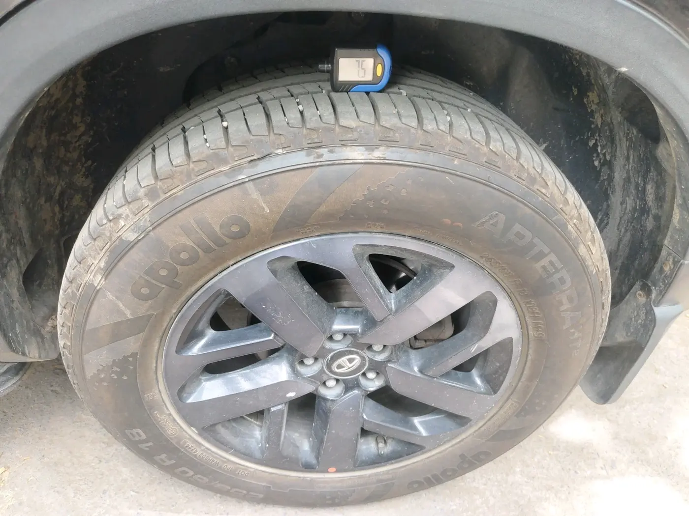 2022 Tata Safari XZA PLUS, Diesel, Automatic, 53,703 km, tyre