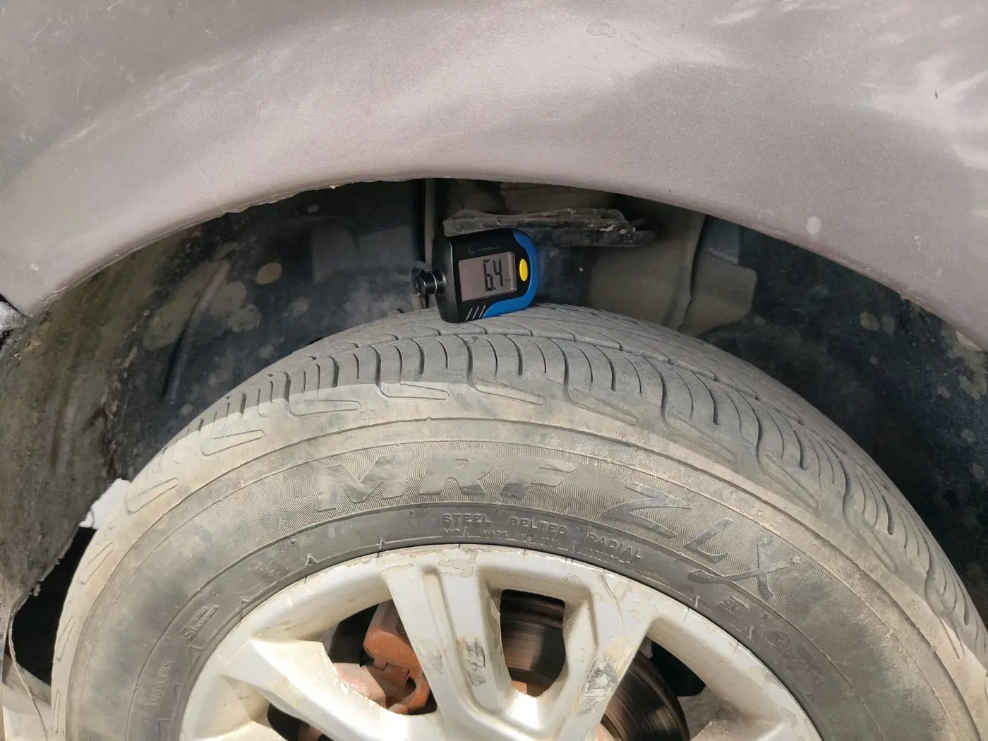 2016 Tata Tiago XT PETROL, CNG, Manual, 96,749 km, tyre