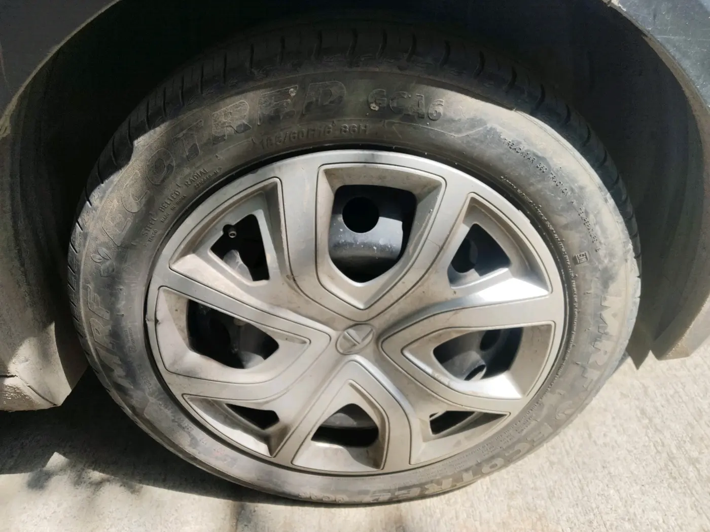 2023 Tata ALTROZ XM PLUS SUNROOF CNG, CNG, Manual, 38,000 km, tyre