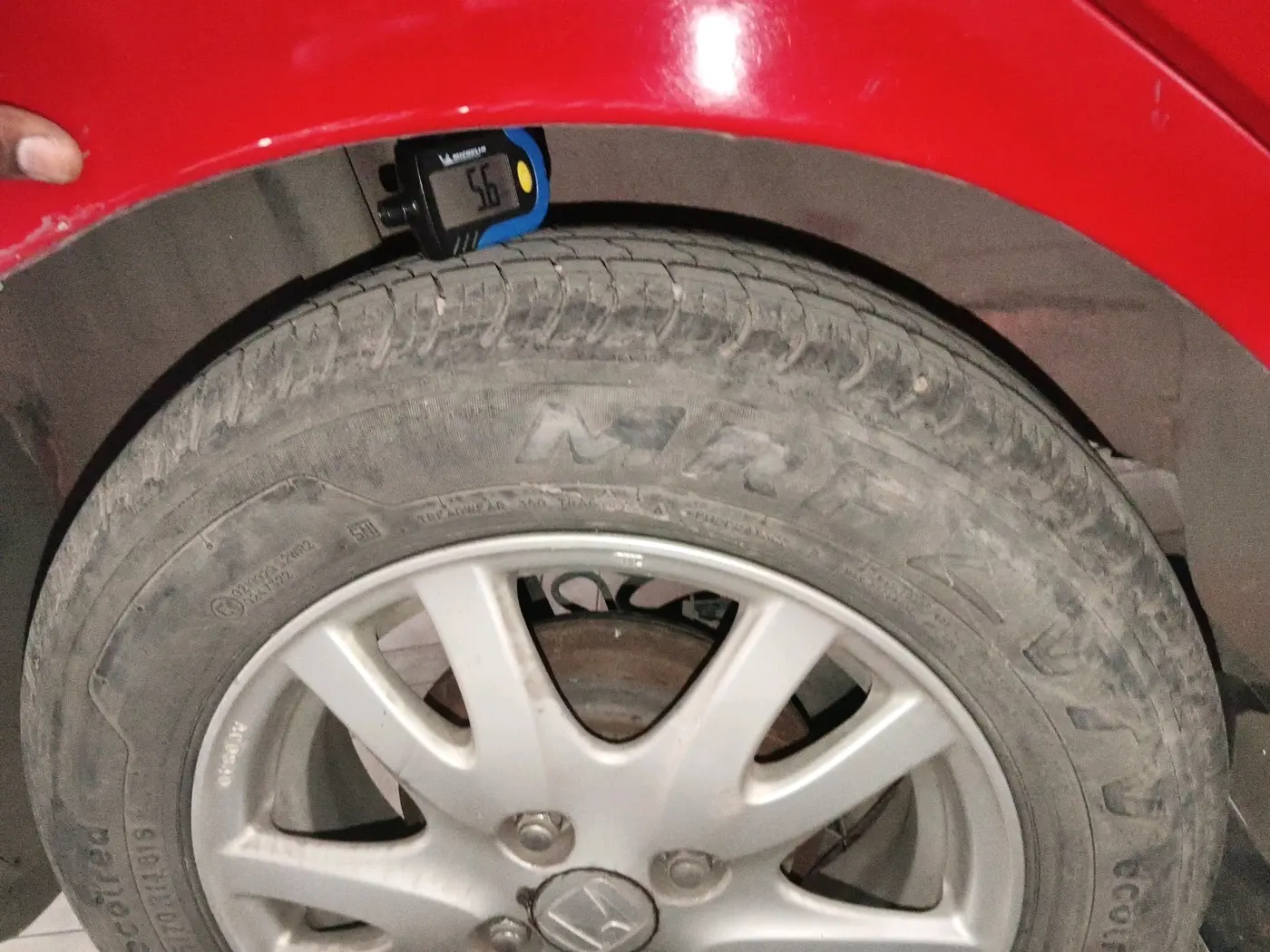 2013 Honda Brio VX AT, Petrol, Automatic, 67,182 km, tyre