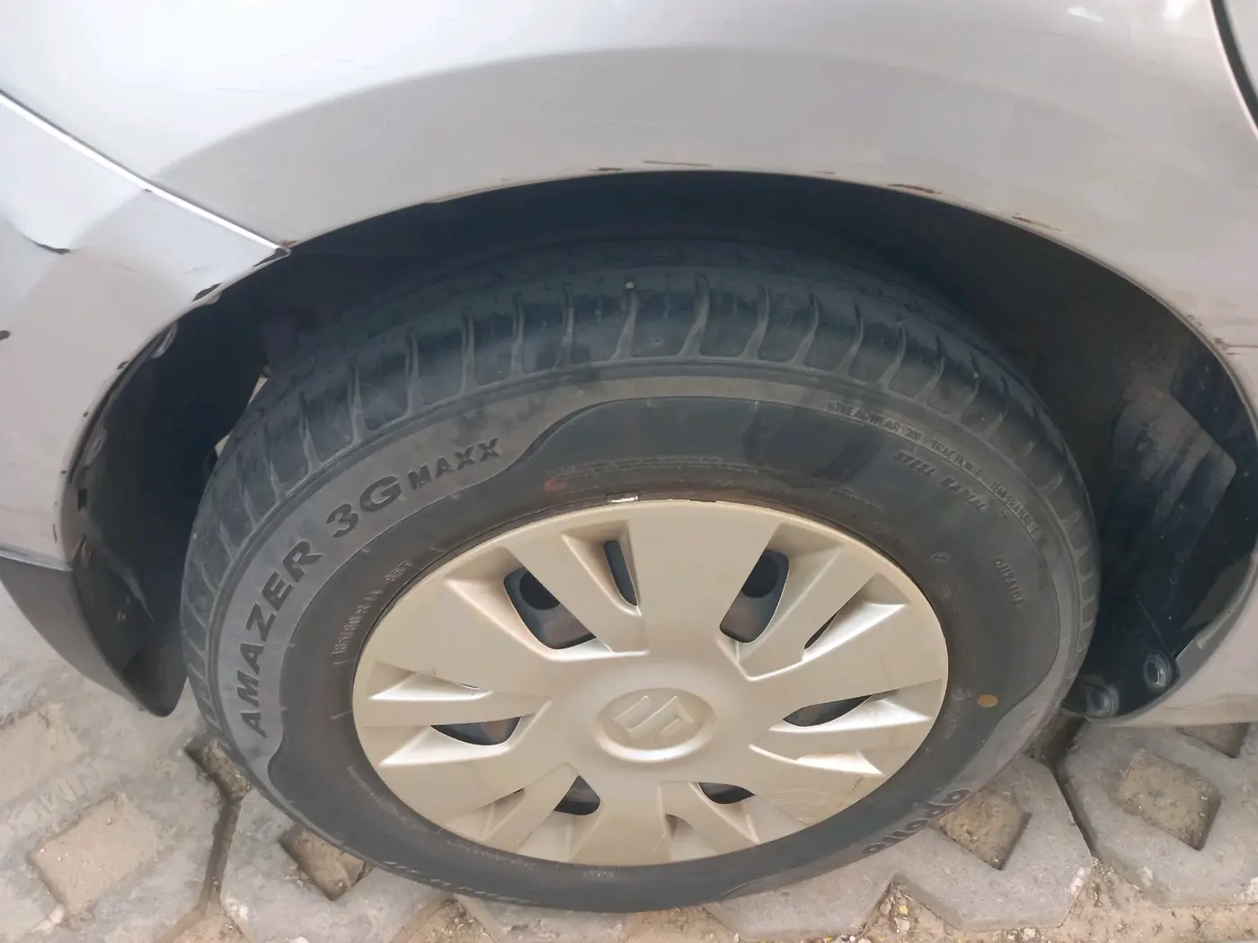2013 Maruti Swift VXI, Petrol, Manual, 79,845 km, tyre