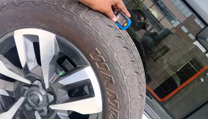 2025 Mahindra Thar Roxx  AX7 L Petrol AT 2WD, Petrol, Automatic, 8,770 km, tyre