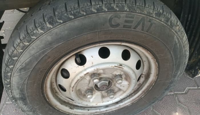 2012 Hyundai Eon ERA + LPG, Petrol, Manual, 90,226 km, tyre