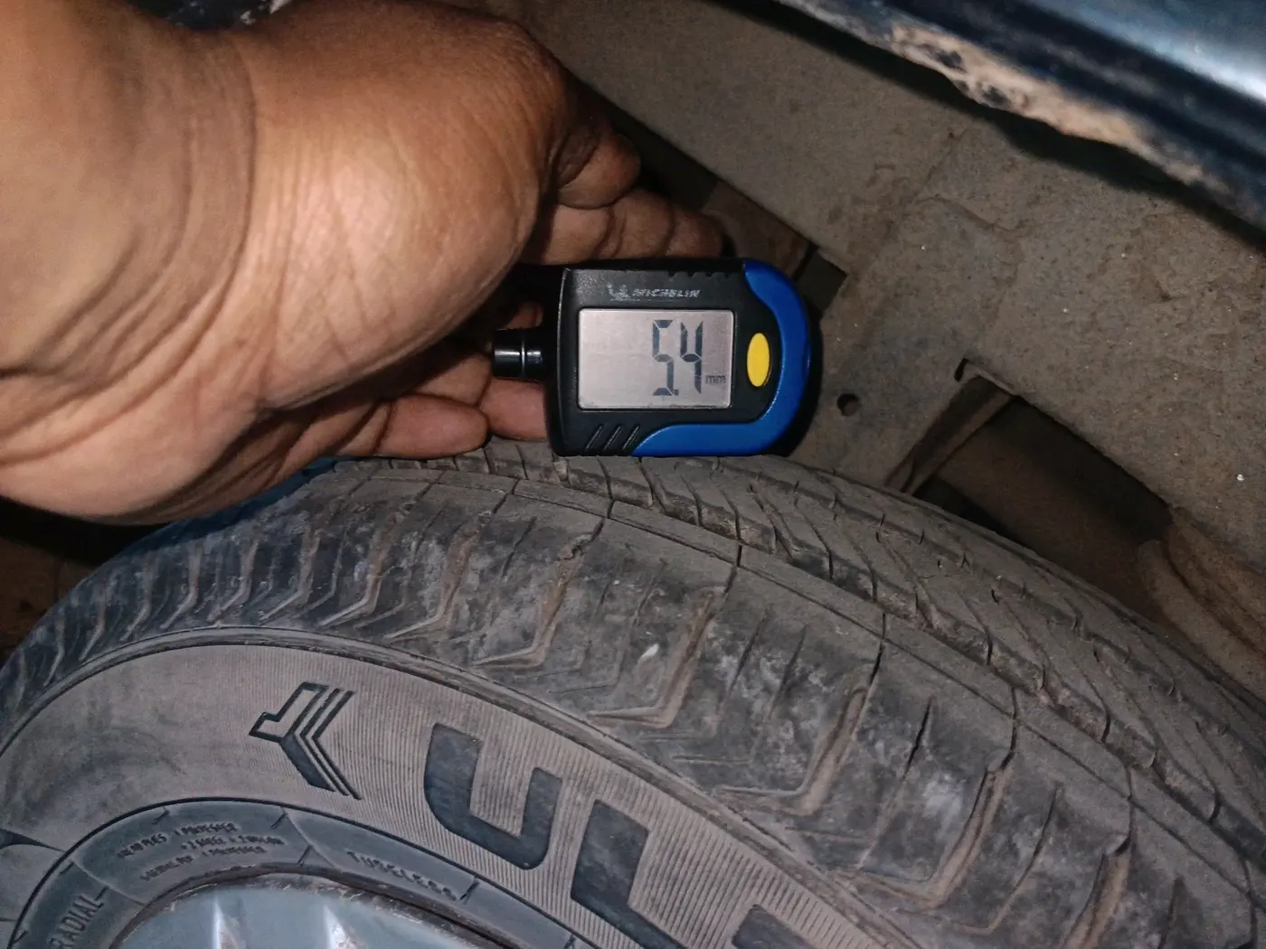 2012 Maruti Alto LXI CNG, CNG, Manual, 1,02,886 km, tyre