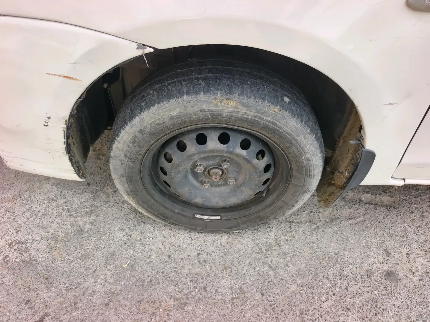 2012 Toyota Etios GD, Diesel, Manual, 2,00,300 km, tyre