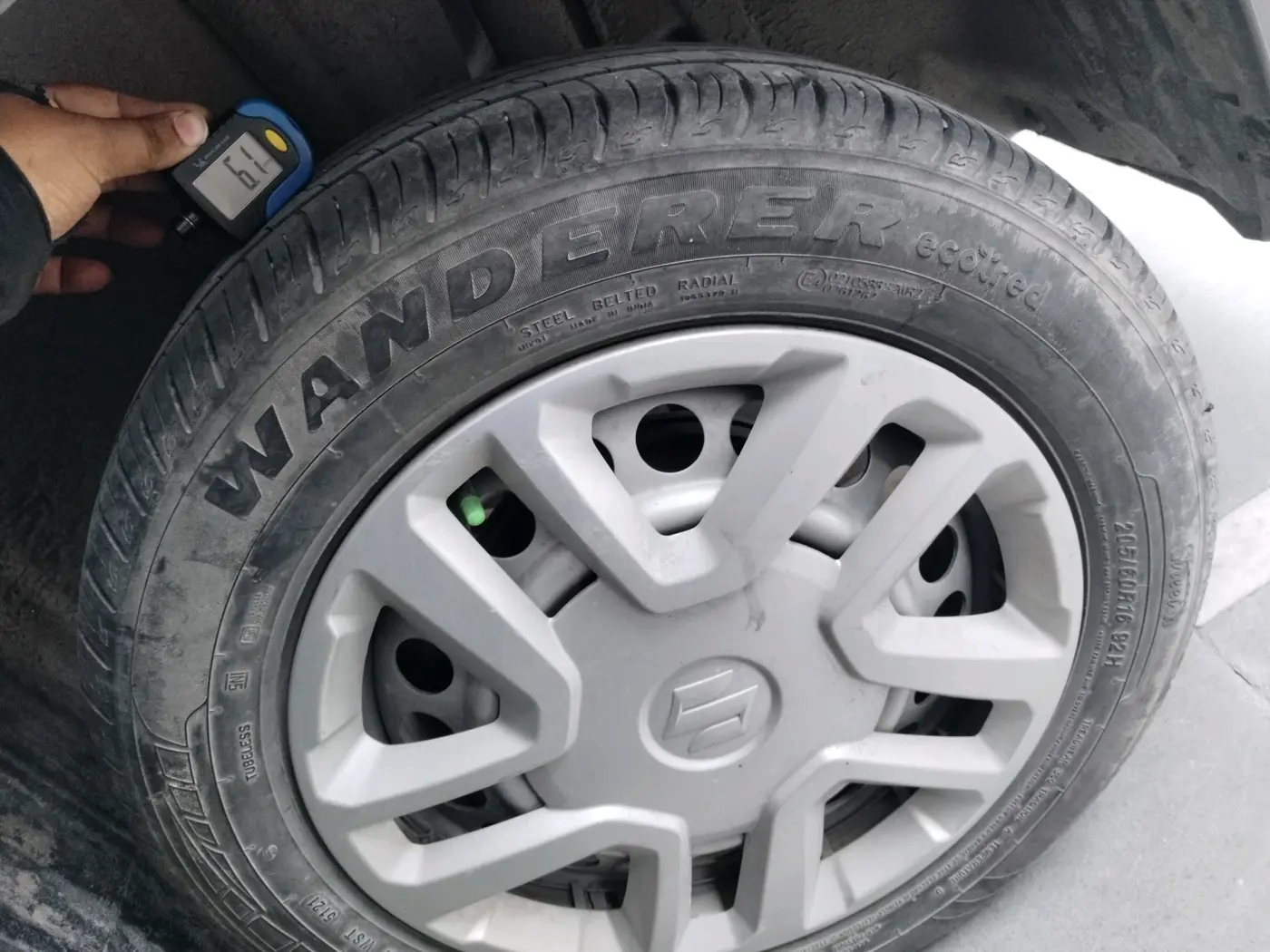 2022 Maruti Vitara Brezza LXI, Petrol, Manual, 31,381 km, tyre