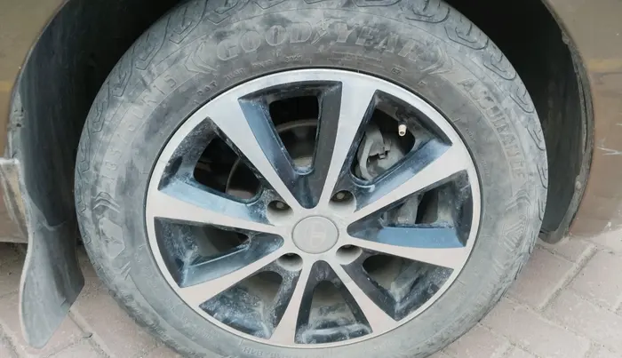 2011 Tata Manza AURA SAFIRE, CNG, Manual, 83,013 km, tyre