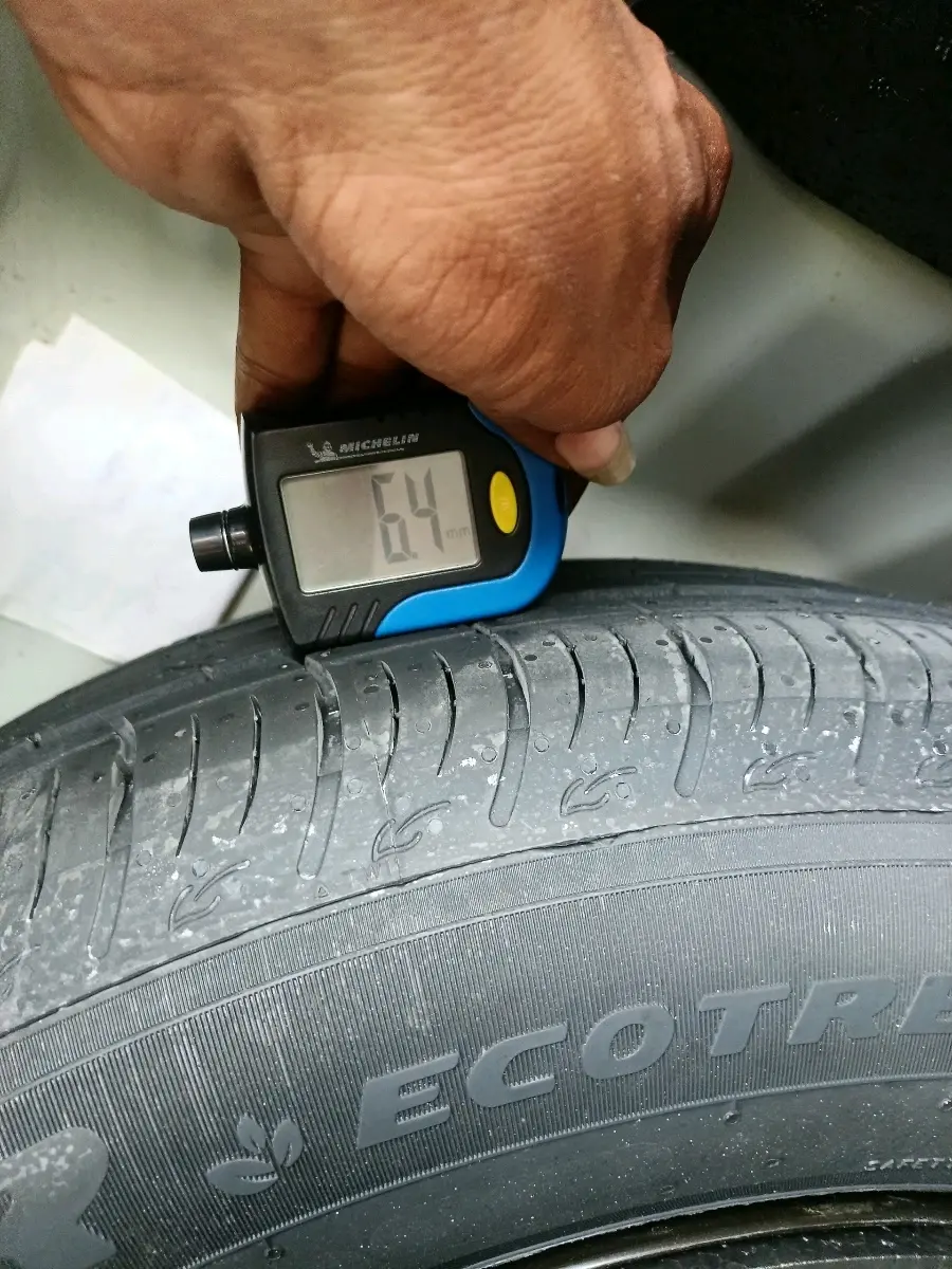 2025 Maruti BREZZA LXI S- CNG, CNG, Manual, 25,083 km, tyre