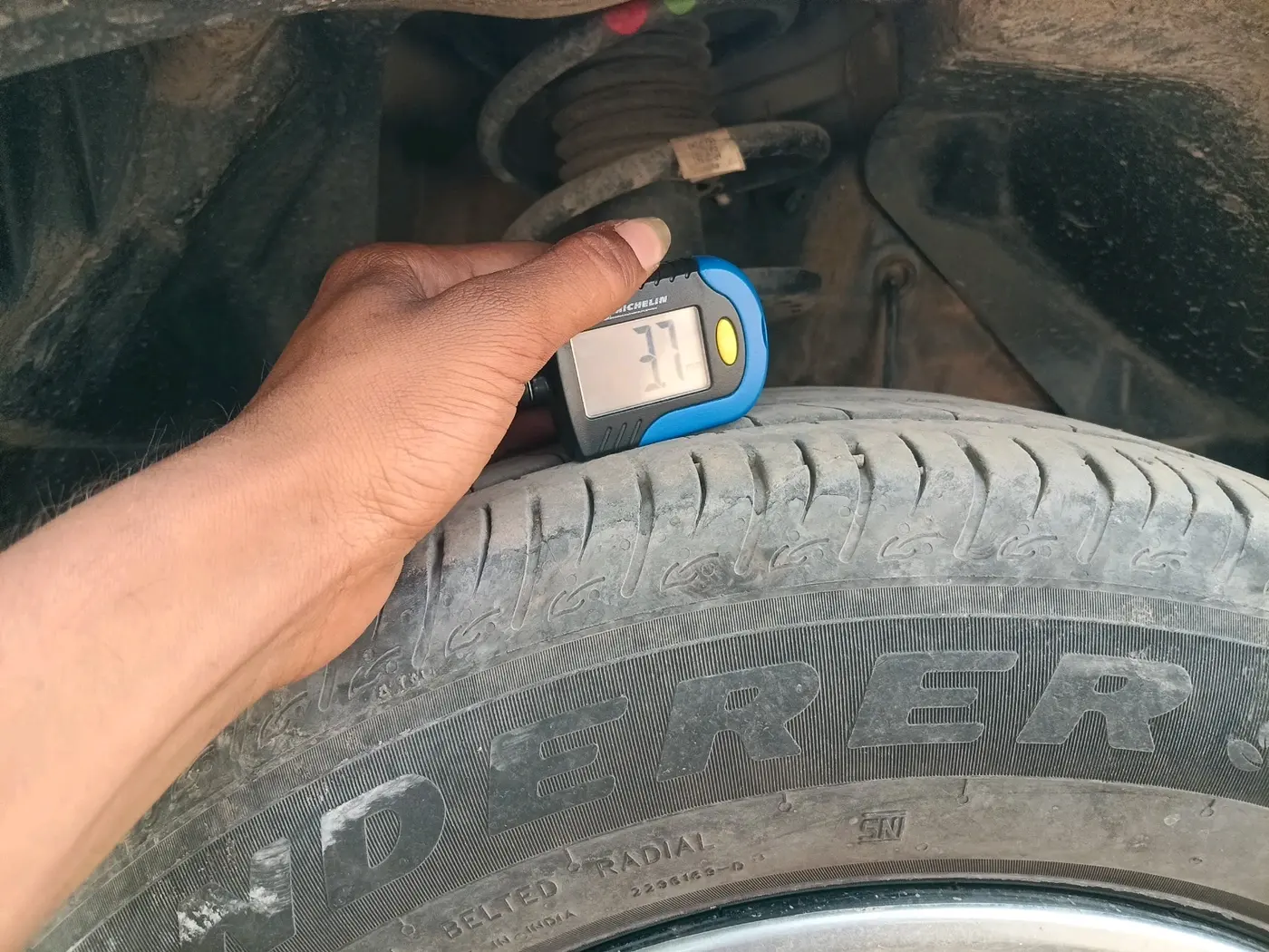 2025 Maruti BREZZA LXI S- CNG, CNG, Manual, 25,083 km, tyre