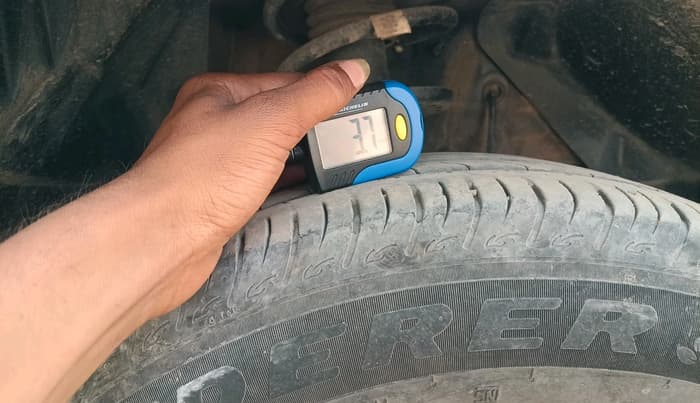 2025 Maruti BREZZA LXI S- CNG, CNG, Manual, 25,083 km, tyre
