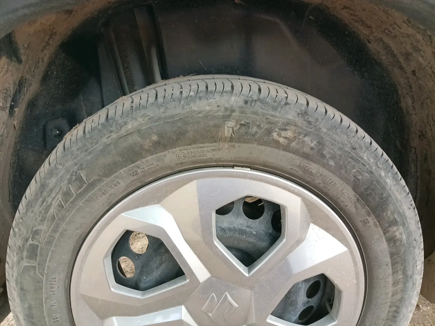 2025 Maruti BREZZA LXI S- CNG, CNG, Manual, 25,083 km, tyre