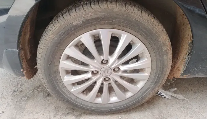 2023 Maruti Ciaz ZETA AT 1.5  SHVS PETROL, Petrol, Automatic, 95,449 km, tyre