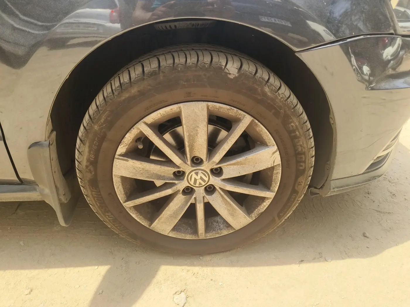 2016 Volkswagen Ameo HIGHLINE1.5L, Diesel, Manual, 1,20,465 km, tyre