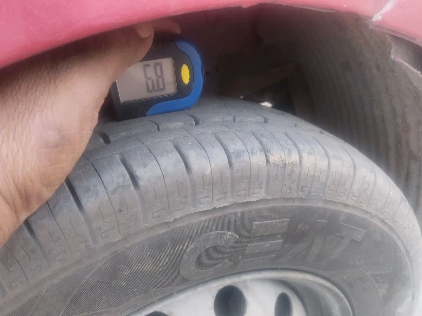 2015 Hyundai Eon ERA +, Petrol, Manual, 87,623 km, tyre
