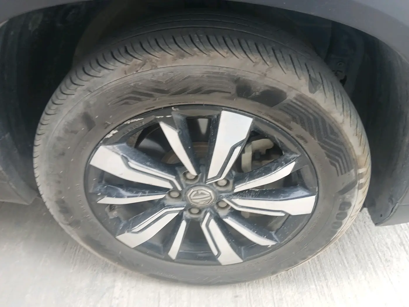 2019 MG HECTOR SHARP 2.0 DIESEL, Diesel, Manual, 1,23,650 km, tyre