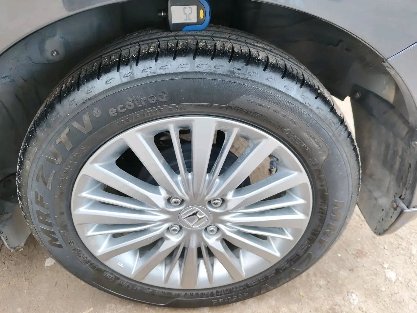 2025 Honda Amaze 1.2L I-VTEC VX CVT, Petrol, Automatic, 9,069 km, tyre