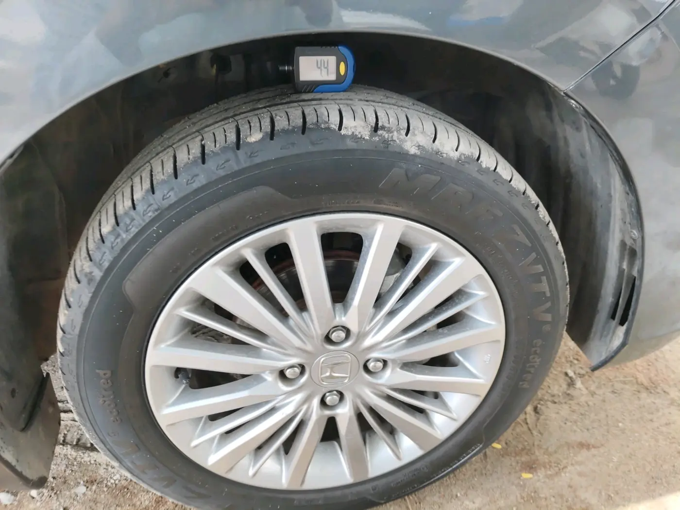 2025 Honda Amaze 1.2L I-VTEC VX CVT, Petrol, Automatic, 9,069 km, tyre