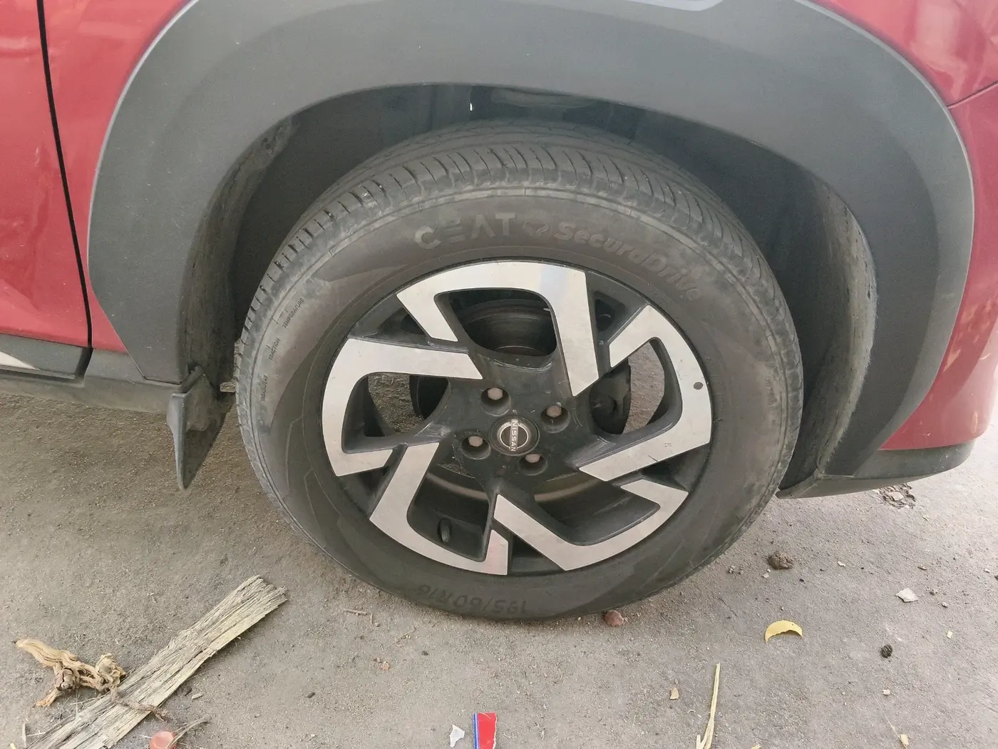 2021 Nissan MAGNITE XV PREMIUM TURBO (O) CVT, Petrol, Automatic, 25,975 km, tyre