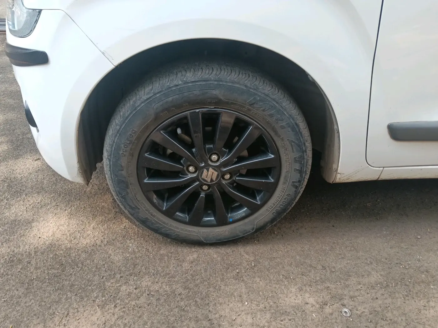 2023 Maruti New Wagon-R ZXI PLUS 1.2 AMT, Petrol, Automatic, 26,098 km, tyre