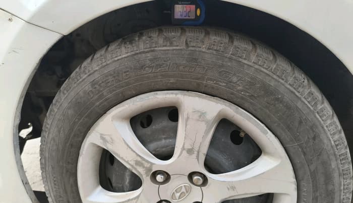 2013 Hyundai Verna FLUIDIC 1.6 CRDI, Diesel, Manual, 1,65,470 km, tyre