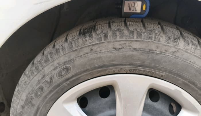 2013 Hyundai Verna FLUIDIC 1.6 CRDI, Diesel, Manual, 1,65,470 km, tyre