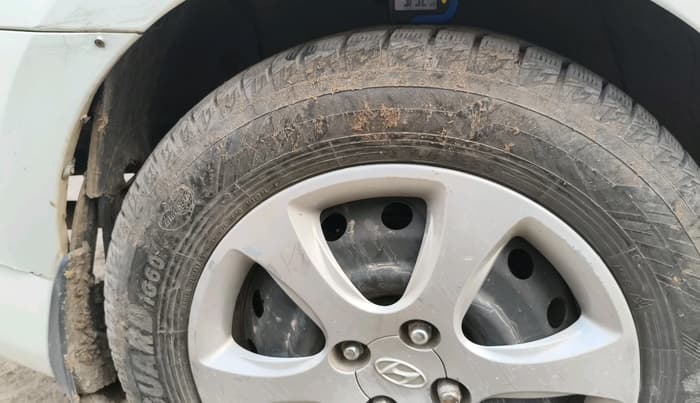 2013 Hyundai Verna FLUIDIC 1.6 CRDI, Diesel, Manual, 1,65,470 km, tyre