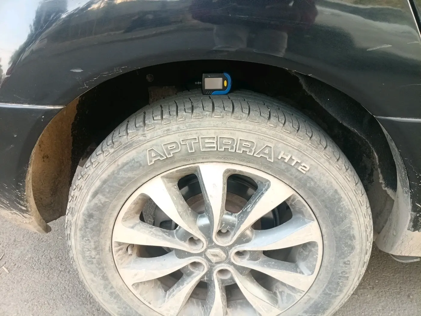 2012 Renault Koleos 4x4 AT, Diesel, Automatic, 1,17,476 km, tyre