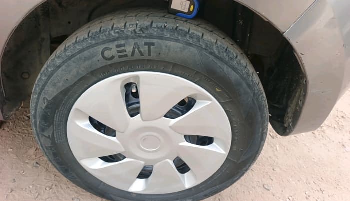 2020 Maruti Celerio VXI CNG, CNG, Manual, 1,14,569 km, tyre