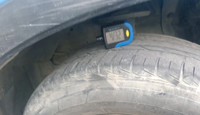 2017 Maruti Vitara Brezza ZDI, Diesel, Manual, 1,07,617 km, tyre