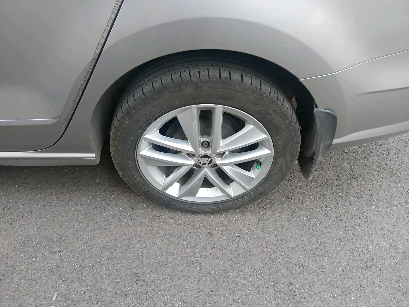 2019 Skoda Rapid STYLE 1.5 TDI AT, Diesel, Automatic, 1,60,612 km, tyre