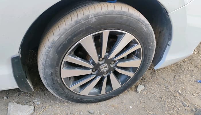 2025 Honda City 1.5L I-VTE V CVT, Petrol, Automatic, 11,268 km, tyre