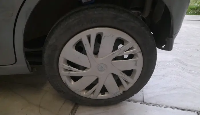2015 Maruti Wagon R 1.0 VXI, Petrol, Manual, 89,691 km, tyre