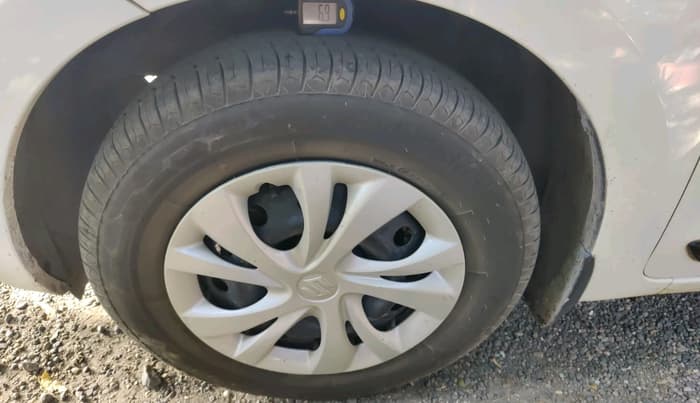 2021 Maruti Swift VXI, Petrol, Manual, 65,398 km, tyre