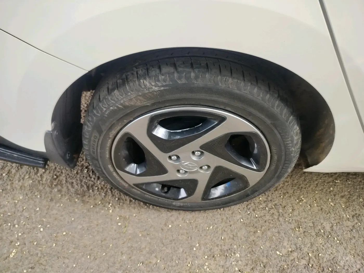 2021 Hyundai Verna S PLUS 1.5 VTVT, Petrol, Manual, 29,568 km, tyre