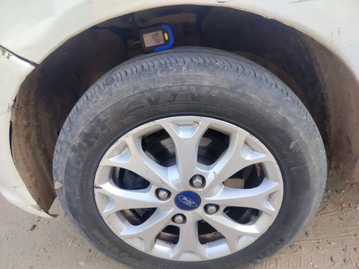 2012 Ford Figo TITANIUM 1.4 DIESEL, Diesel, Manual, 1,10,369 km, tyre