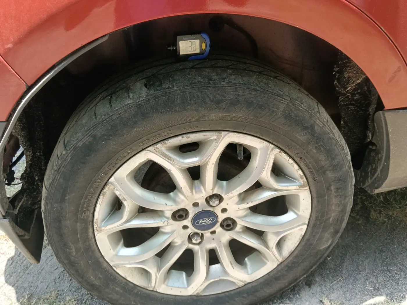 2015 Ford Ecosport TITANIUM 1.5L DIESEL, Diesel, Manual, 1,37,917 km, tyre