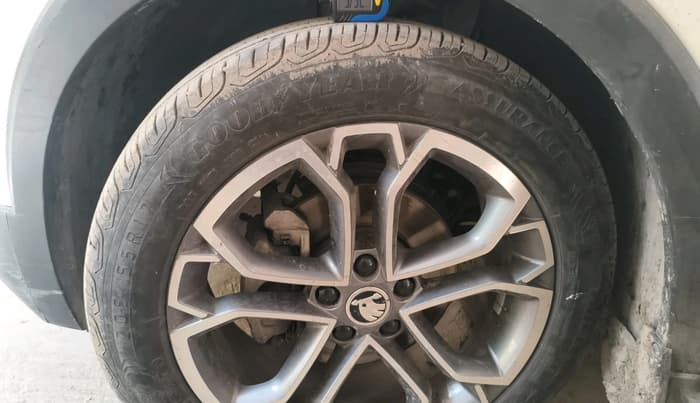 2022 Skoda KUSHAQ STYLE 1.0L TSI MT, Petrol, Manual, 17,992 km, tyre