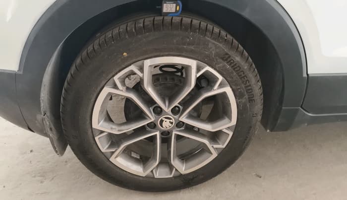 2022 Skoda KUSHAQ STYLE 1.0L TSI MT, Petrol, Manual, 17,992 km, tyre