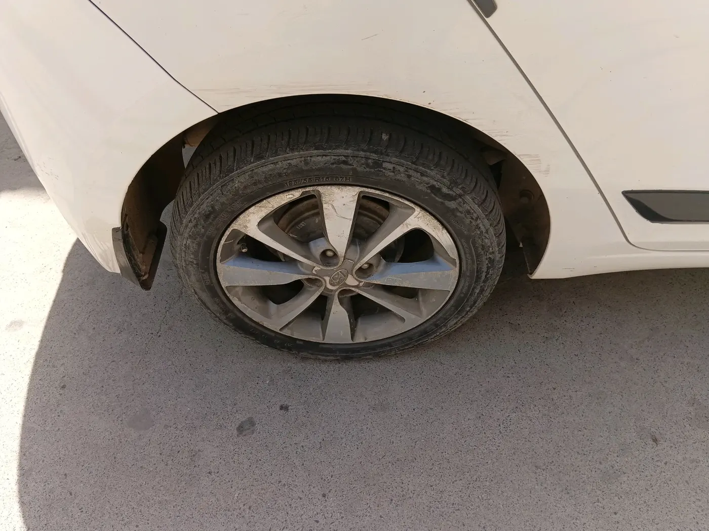 2016 Hyundai Elite i20 ASTA 1.4 CRDI (O), Diesel, Manual, 1,30,704 km, tyre