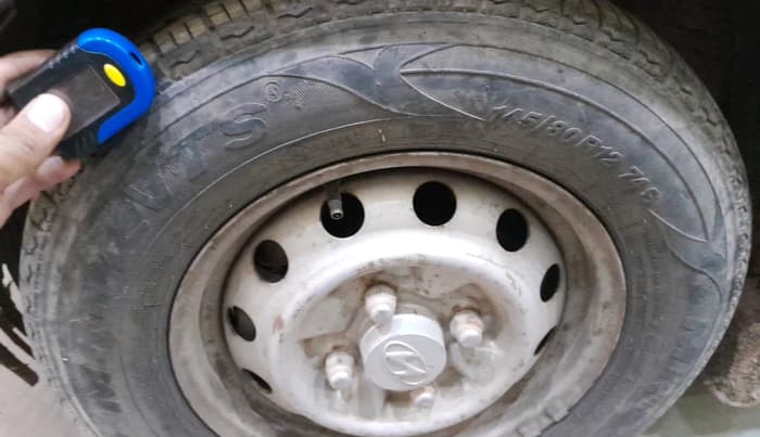 2013 Hyundai Eon ERA +, Petrol, Manual, 72,854 km, tyre