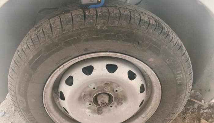 2017 Tata Tiago XM PETROL, Petrol, Manual, 79,408 km, tyre