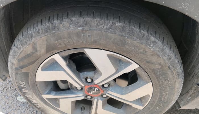 2023 KIA SONET HTX Anniversary Edition 1.5 iMT, Diesel, Manual, 46,458 km, tyre