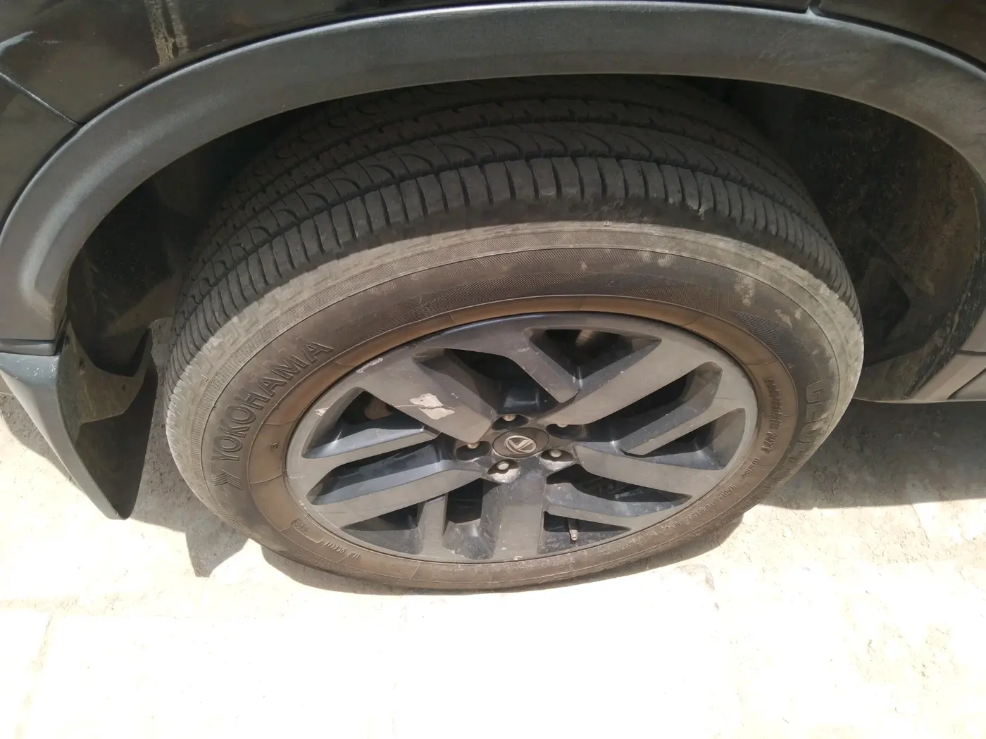 2023 Tata Harrier XZA PLUS 2.0L, Diesel, Automatic, 92,789 km, tyre